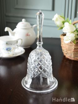 アンティーク雑貨 アンティークベル イギリスのアンティークガラス雑貨、ダイヤの形の型押しが輝くプレスドグラスのベル