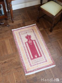 アンティーク雑貨 トライバルラグ・トルコ絨毯 美しい色に変化したトライバルラグ、ミフラーブ×ランプの模様のオールド絨毯