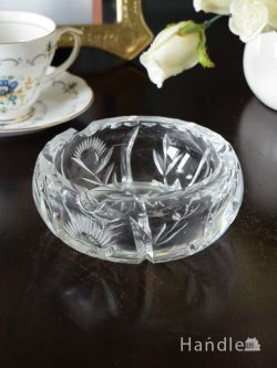 アンティーク雑貨 トレイアンティーク アンティークガラスのお花模様の灰皿、プレスドグラスのアンティーク雑貨