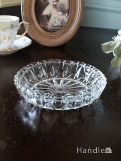 英国アンティークガラスのおしゃれな灰皿、プレスドグラスのアッシュトレイ