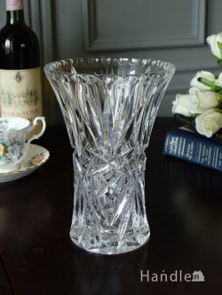 アンティークのガラス雑貨、イギリスで見つけたプレスドグラスのフラワーベース