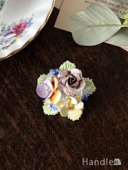 アンティーク雑貨 アンティークブローチ 英国アンティークの陶磁器で出来たお花、アンティーク陶花のブローチ
