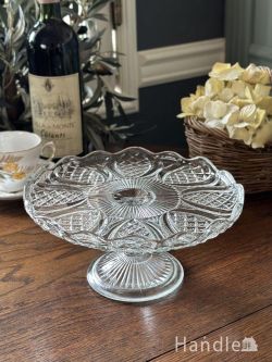 アンティーク雑貨 アンティーク食器 イギリスから届いたアンティークガラス、キラキラに輝くプレスドグラスのケーキスタンド
