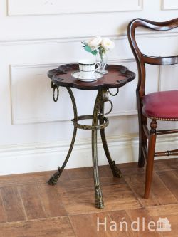 アンティーク風 アンティーク風の家具 お花の形のおしゃれなテーブル、アンティーク調のサイドテーブル