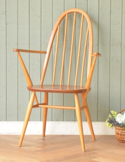アンティークチェア・椅子  アーコールのクエーカーアームチェア（カスタード色・アーム付き）
