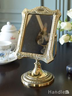 イタリアから届いたおしゃれな鏡、真鍮製の装飾が豪華なスタンドミラー
