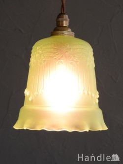 イギリスで見つけたアンティーク照明、お花の型押し模様の可愛いランプシェード(コード・シャンデリア電球・ギャラリーなし)