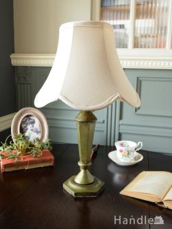 照明おしゃれ  イギリスから届いたアンティークの照明器具、真鍮製のおしゃれなテーブルランプ(E17シャンデリア球付き)