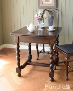 アンティーク家具 アンティークのテーブル 英国から届いたアンティークの伸長式テーブル、めずらしいエクステンションテーブル