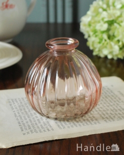 アンティーク風のガラス雑貨、ころんとしたフォルムが可愛いガラス瓶(ピンク)