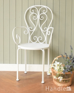 アンティーク風  フランスのアンティーク調の椅子、コントワール・ドゥ・ファミーユのアイアン製のガーデンチェア(アイボリー)