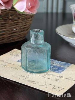 アンティーク雑貨 アンティークビン・香水瓶 英国アンティークの爽やかなボトル、八角形のアンティークインクビン