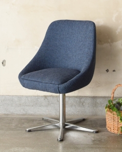 アンティークチェア・椅子  北欧スタイルのヴィンテージチェア、ブルー色のカッコいいスピンチェア