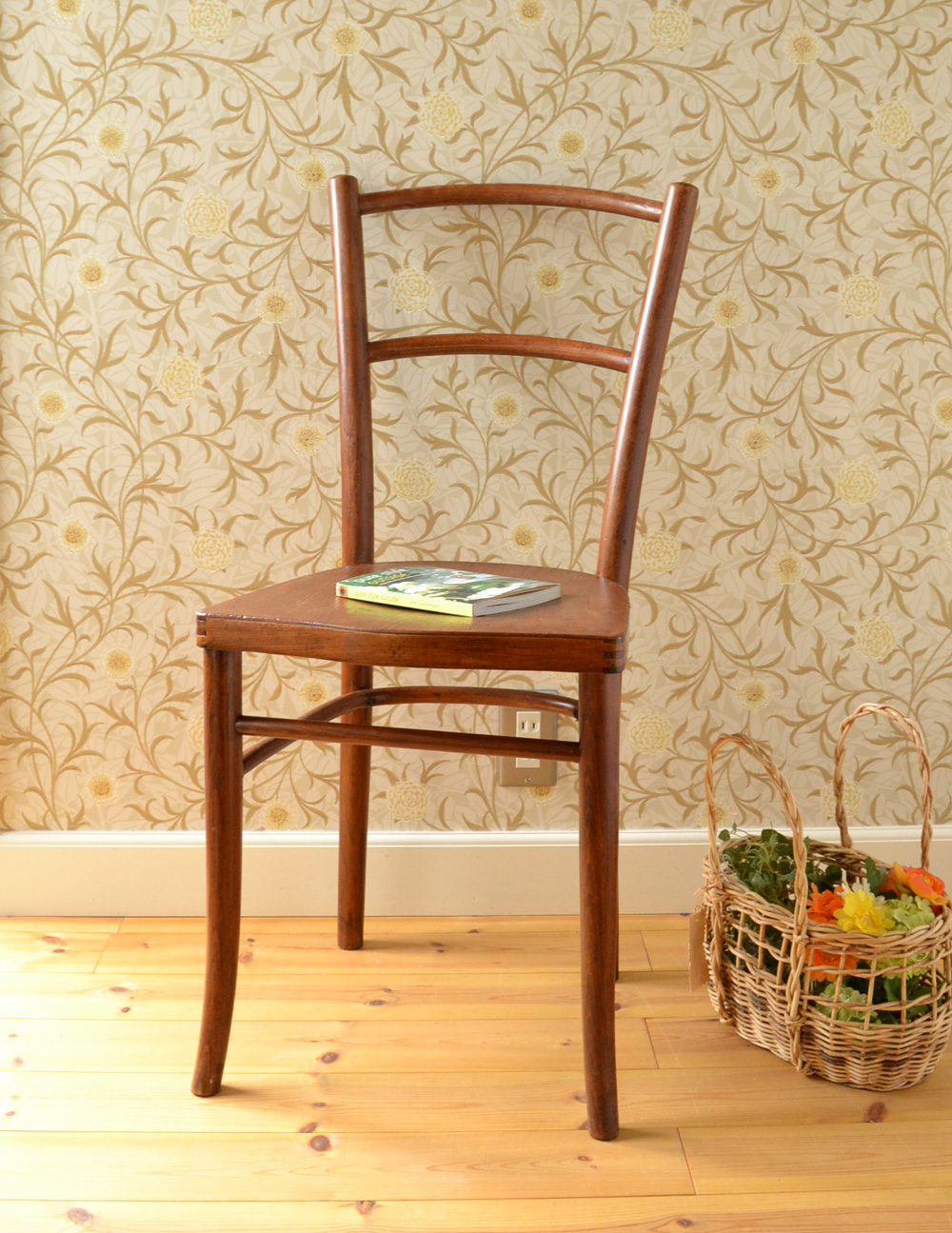 イギリスから届いたアンティーク椅子、木製のベントウッドチェア (m-382-c)