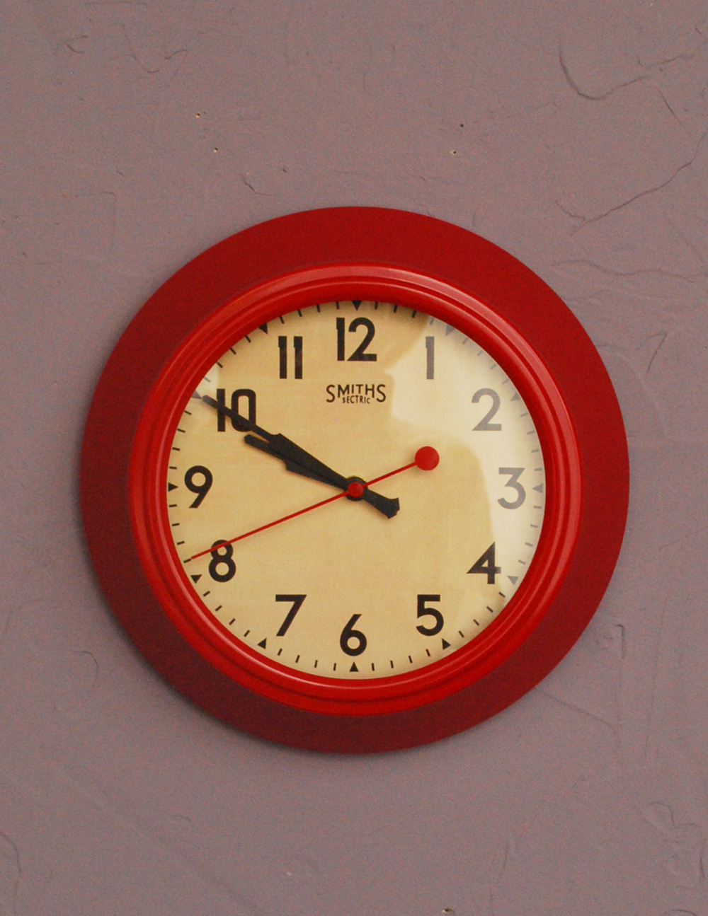 イギリスのSMITHS（スミス）社、復刻版のレッド色の掛け時計(電池セット) (n12-058)