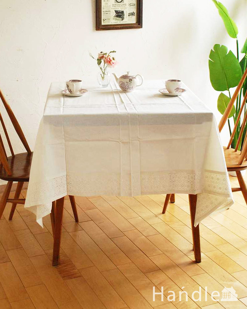 コントワール・ドゥ・ファミーユのテーブルクロス (アデリー/ＩＶ)160×160 (cf-718)