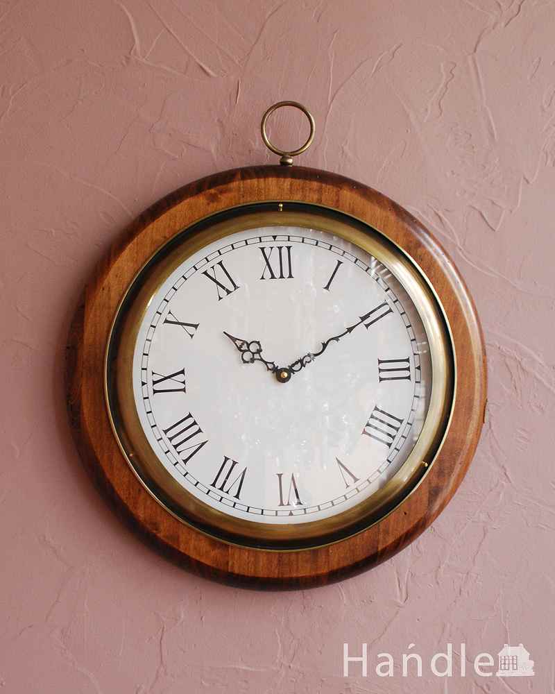 キラッと輝くゴールドの装飾×木製のアンティーク風掛け時計 (n8-070)