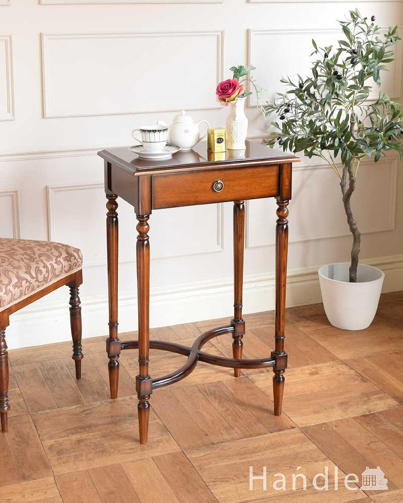 アンティーク風の優雅な家具、引き出し付きの英国風サイドテーブル (y-377-f)