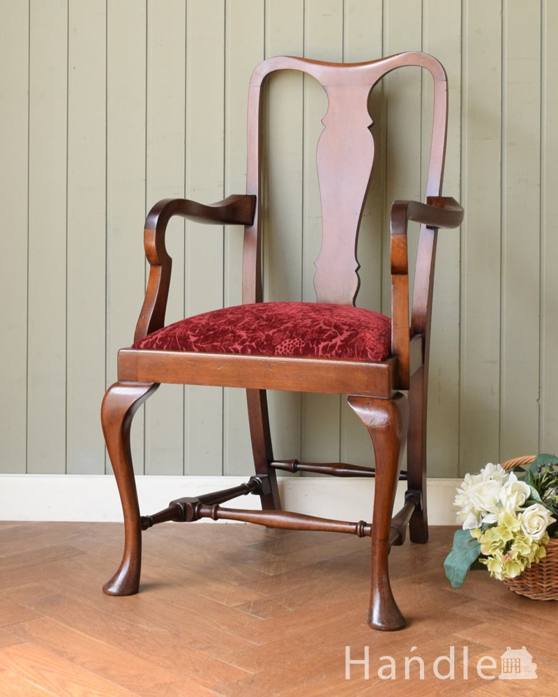 英国アンティークのおしゃれなひじ掛け付き椅子、マホガニー材のクイーンアンチェア (q-403-c)
