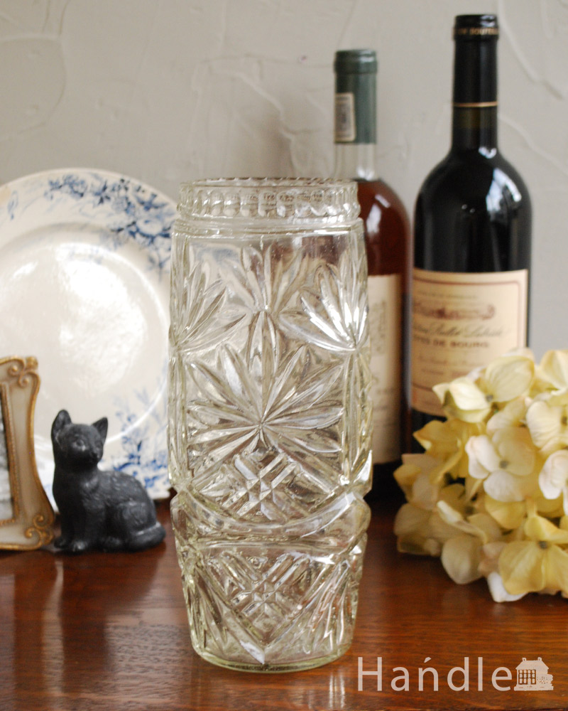 お花が可愛いアンティークガラスのフラワーベース（花瓶）、プレスドグラス (pg-3944)