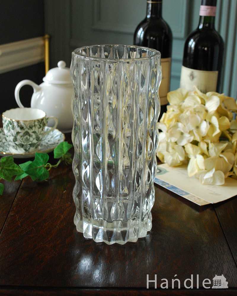 波打つデザインが涼しげなアンティークガラスのフラワーべース（プレスドグラス） (pg-4505)