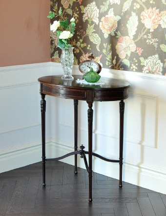 おしゃれな英国のアンティーク家具、オケージョナルテーブル（花台） (q-368-f)