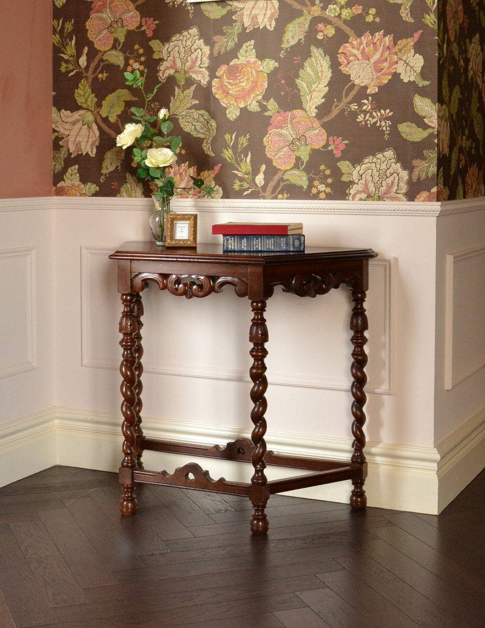 英国のアンティーク家具、豪華な装飾とツイスト脚が美しいコンソールテーブル (q-416-f)