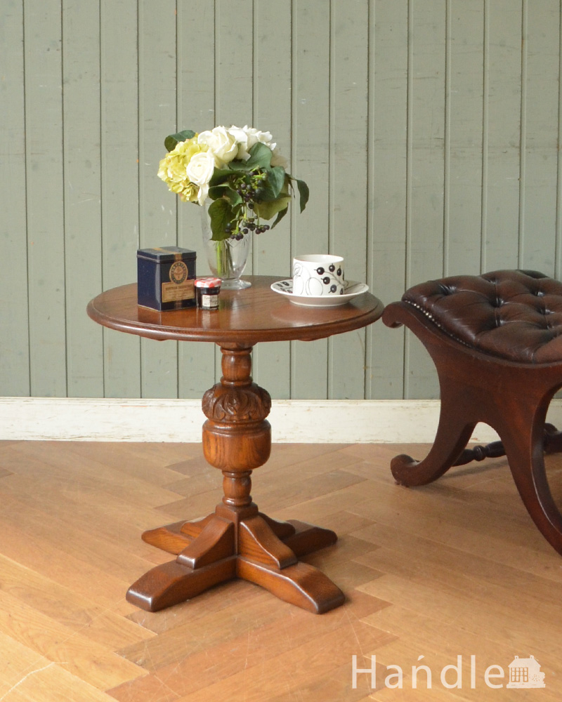 オシャレな脚のラウンドコーヒーテーブル、イギリス輸入のアンティーク家具 (q-914-f)