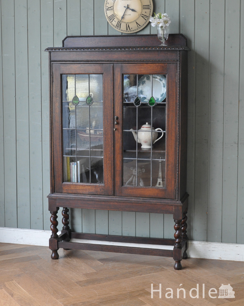 美しいステンドグラスの扉、英国輸入のアンティーク家具（ブックケース） (q-952-f)