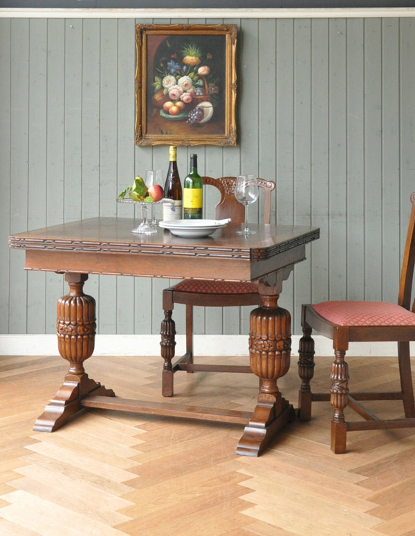 英国の気品溢れる･･･重厚な装飾が素敵なドローリーフテーブルセット