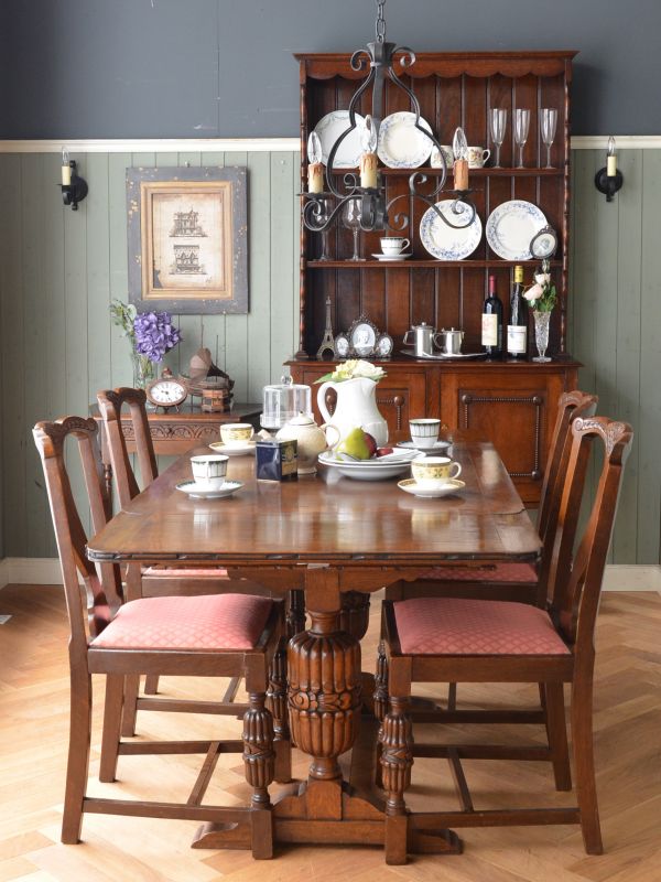 THE・英国スタイルのダイニングでお茶する時間