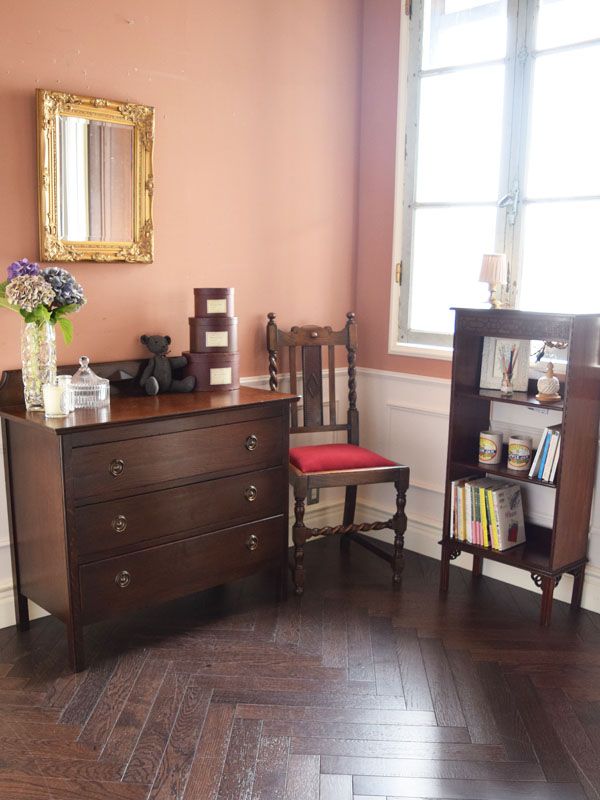 英国の定番アンティーク家具、落ち着いたオーク材の3段チェスト(q-778