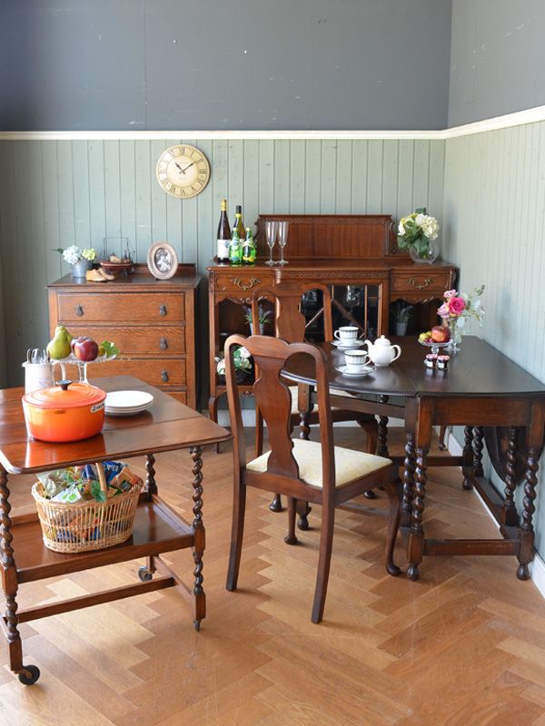 本当は書斎を作ったつもりのゴージャスなダイニング。