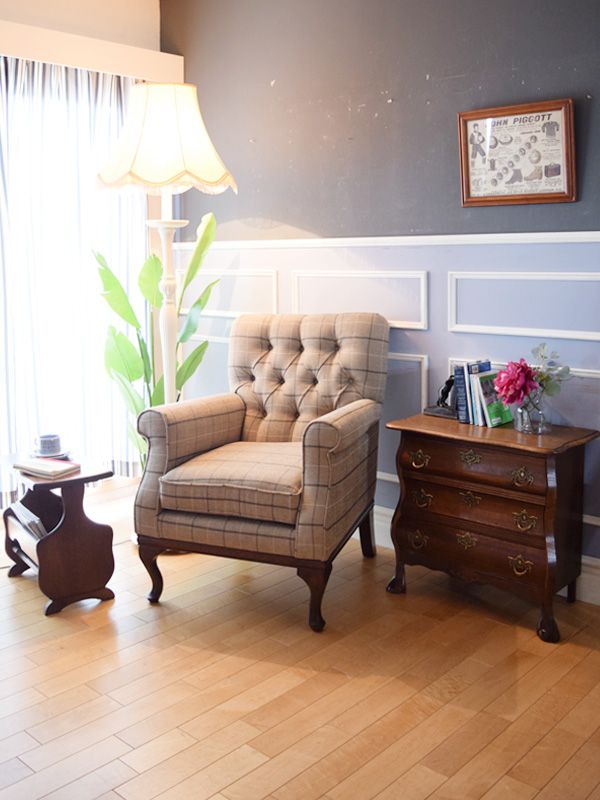 私の中での秋の鉄板スタイルソファに座って本を読む贅沢な時間