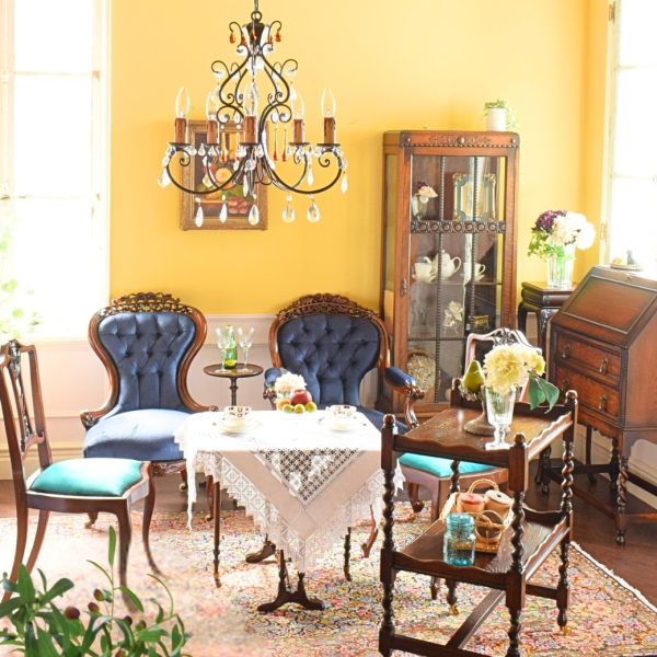 ナーシングチェアとお茶を楽しむ、リフレッシュするためのお部屋