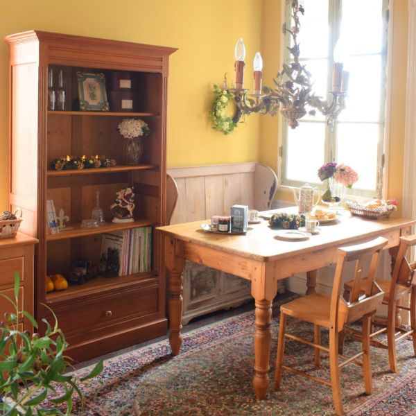 冬のお日様を楽しむナチュラルなダイニング