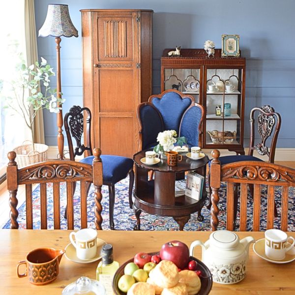英国アンティークの | 大雪予報の日にまったり家で過ごすリビングダイニング