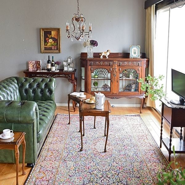 英国アンティークのリビング | 大事件が勃発した後、心を整えるリビング