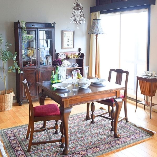 英国アンティークの | 猫足×バルボスレッグを組合わせた、ドローリーフのあるダイニング