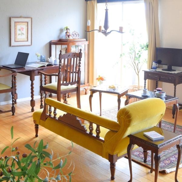 後ろ姿も美しいセティに横たわる幸せ時間