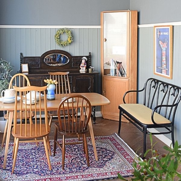 ハートの形の背もたれから始まったミックススタイルのダイニング