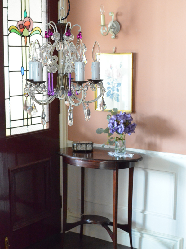 英国クラシックの | やっぱり便利に使える紫陽花を飾るテーブル