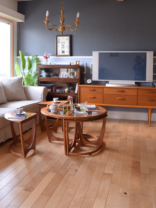 北欧のヴィンテージ家具、Gプランのネストテーブルを使ったリビング