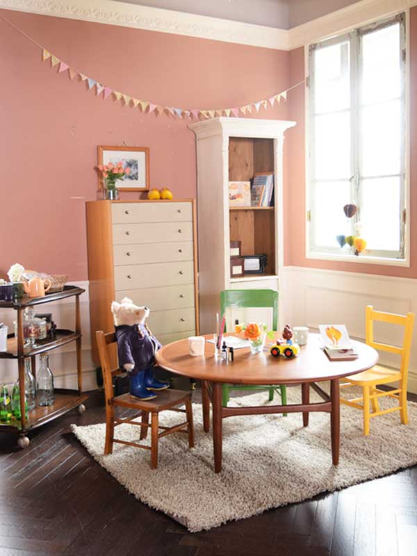 北欧ビンテージのリビング | 大人まで使える家具で作るかわいい子ども部屋