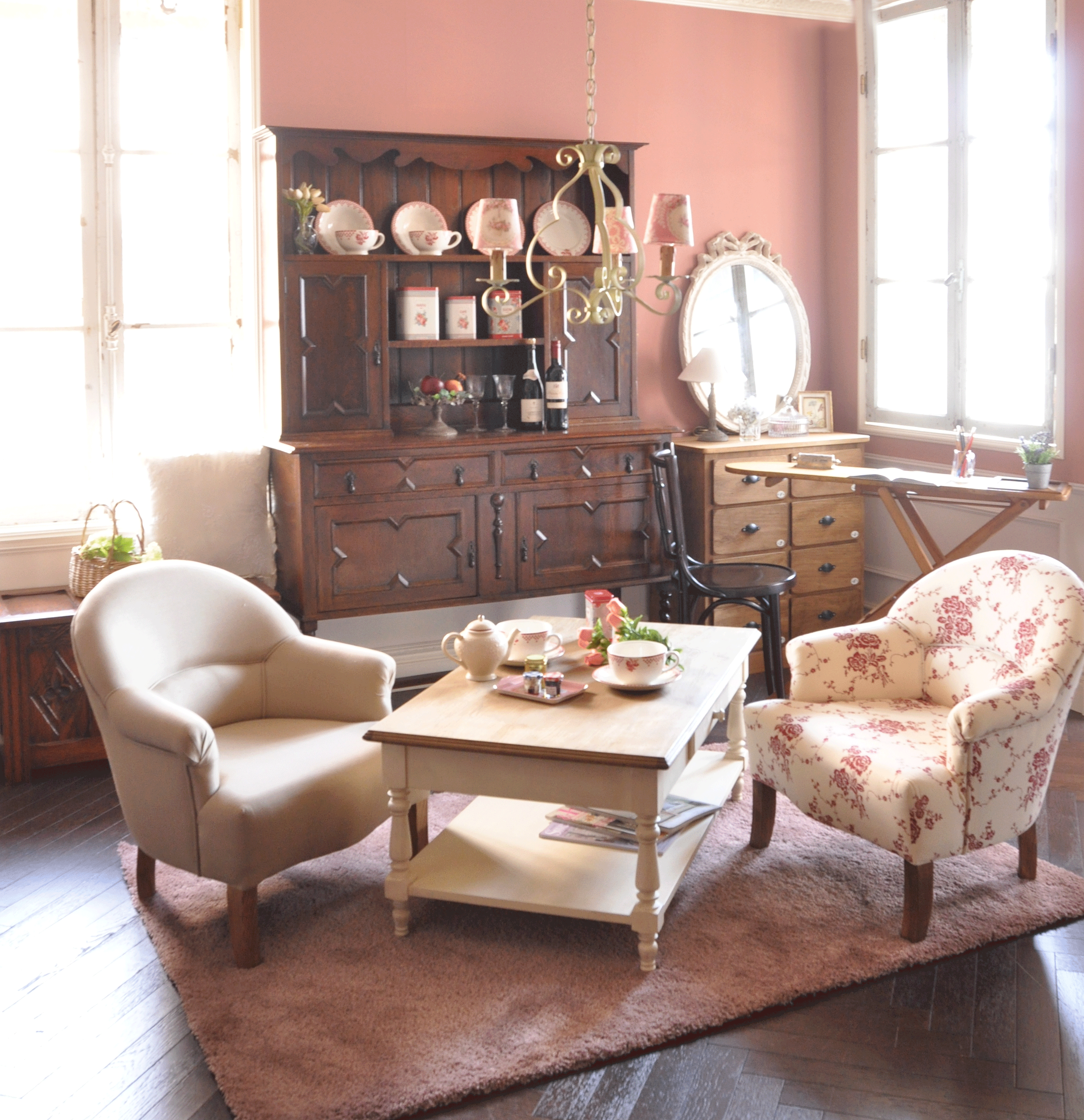 ナチュラルカントリーのリビング | コントワール・ドゥ・ファミーユの家具でフランス風の可愛いリビング