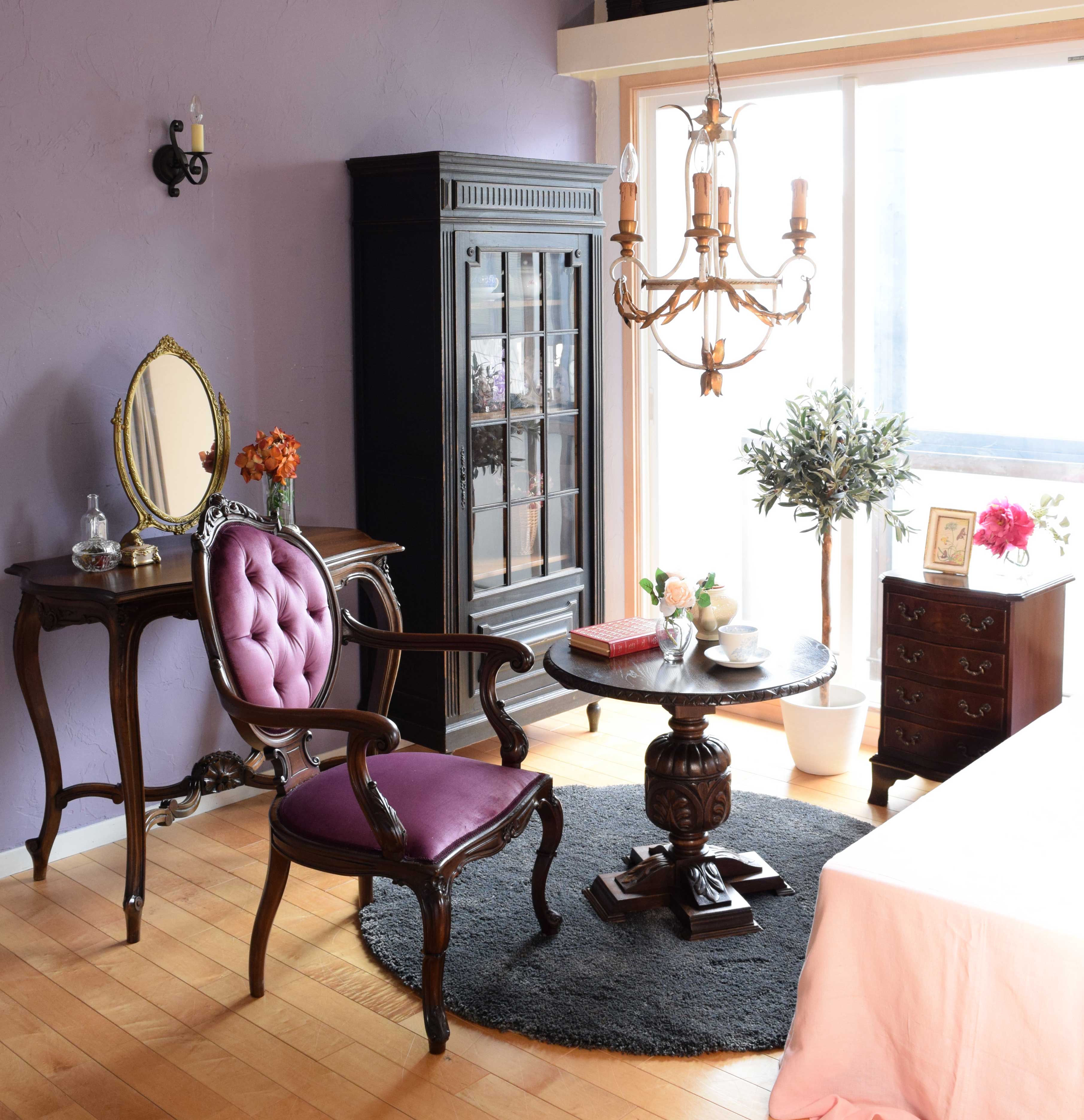 フレンチエレガントの | オトナ色の色合わせを楽しむ心が満たされる寝室