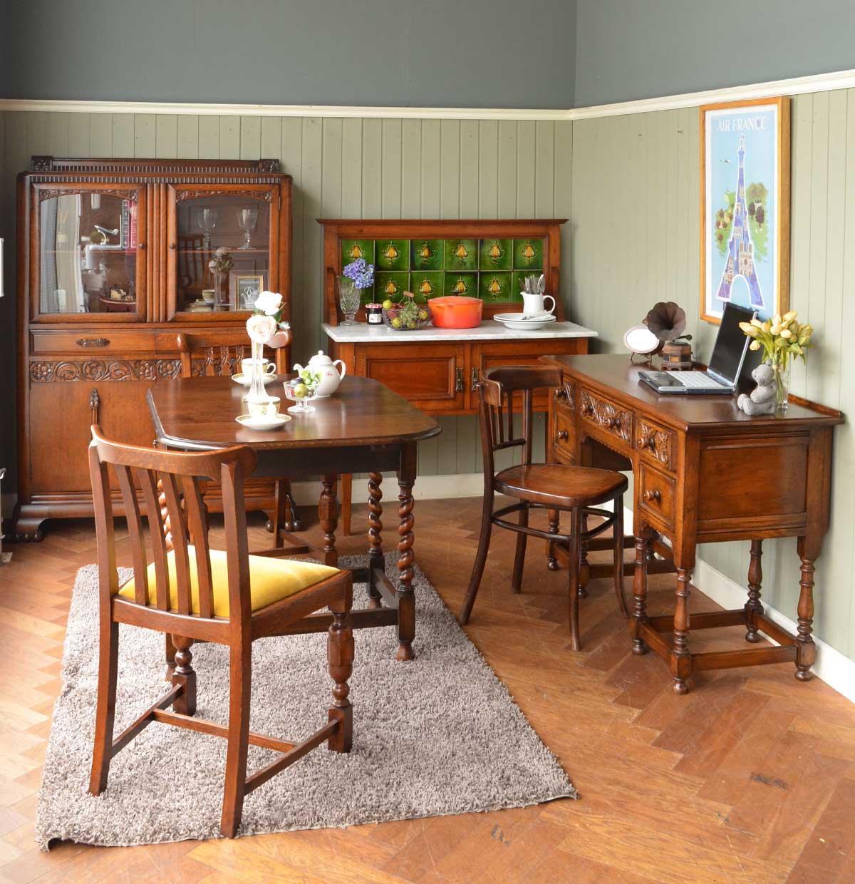 英国アンティークの | オーク材の家具で完璧に揃えたパーフェクトなお部屋