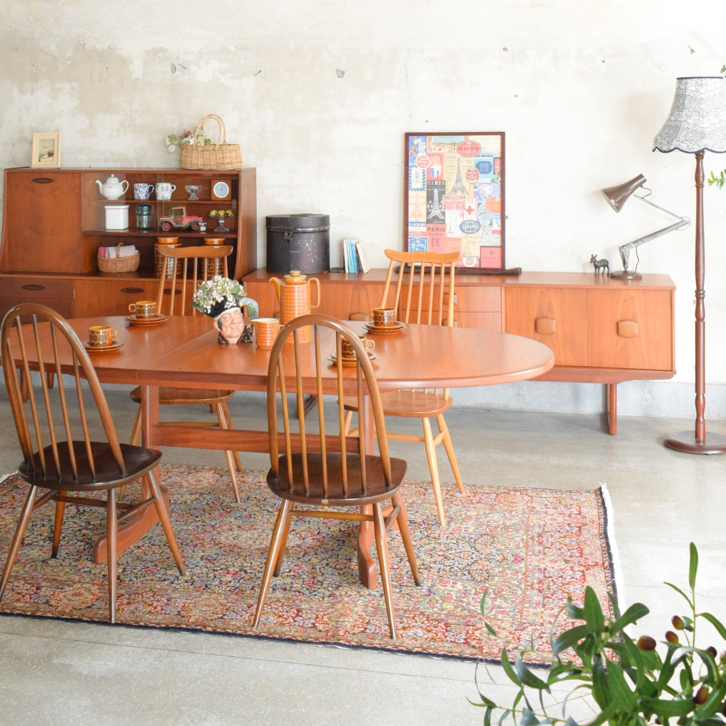 北欧ビンテージの | お気に入りのホエールレッグと過ごすビンテージのダイニング