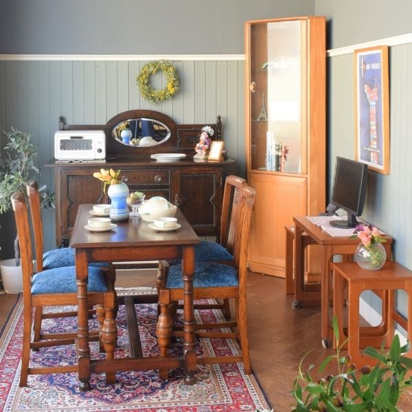 新学期の始まりを楽しむミックススタイルのダイニング