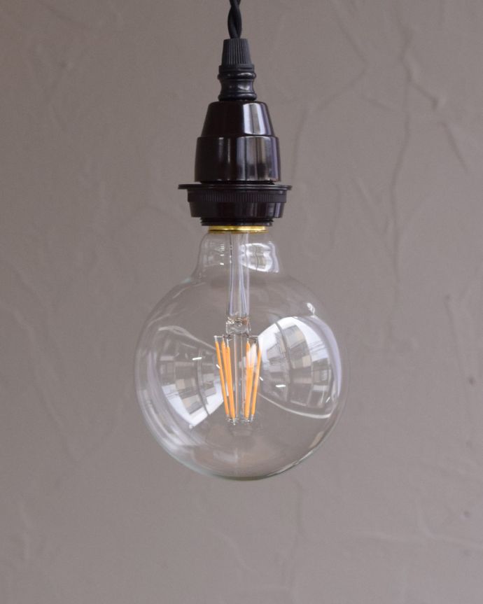 電球・オプション　照明・ライティング　LED電球 シャンデリア球/ローソク型（Ｅ26口金・500lm）。形も可愛いんですLEDなので消費電力を抑えられ、あまり熱くならないのでいろんな場所で使えます。(DK-6)